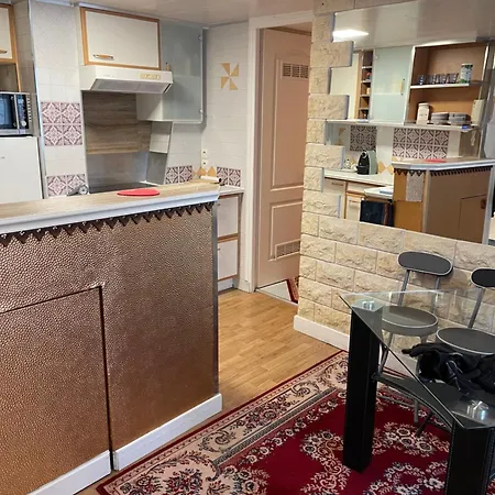 Apartment Roquette 1 *